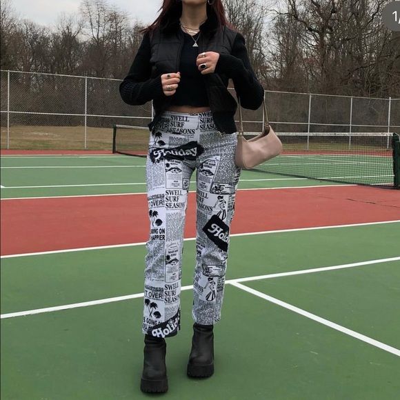 *****SOLD*****Holiday the label newsprint jeans y2k style size m - Picture 1 of 5